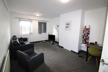 3 bed flat, Trent Bridge Buildings, West Bridgford, Nottingham, NG25FB - Image 3